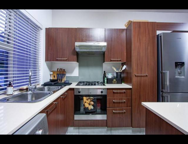 2 BEDROOM PROPERTY TO RENT IN LONEHILL